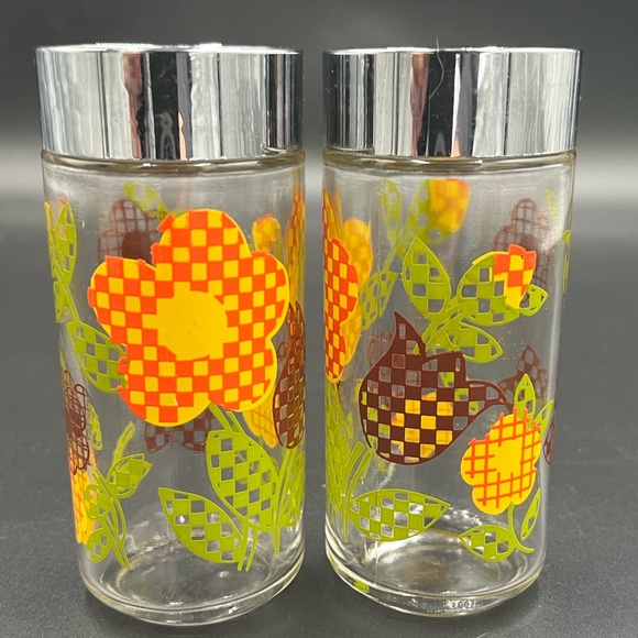 Other - Vintage Anchor Hocker 1970‎ “flower power” salt and pepper shakers. Glass
